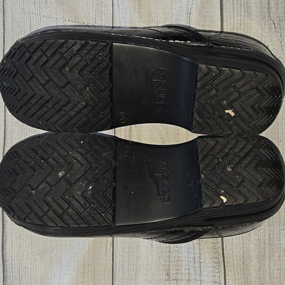 Dansko Professional Patent Leather Clogs Reddish Brown Size EU 40 - Picture 7 of 11